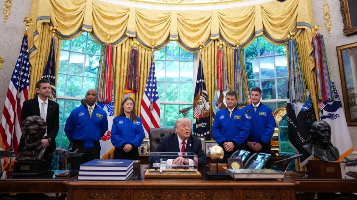 ‘A Lot of Rocket’: Trump Celebrates Artemis II Astronauts at the White House - 2