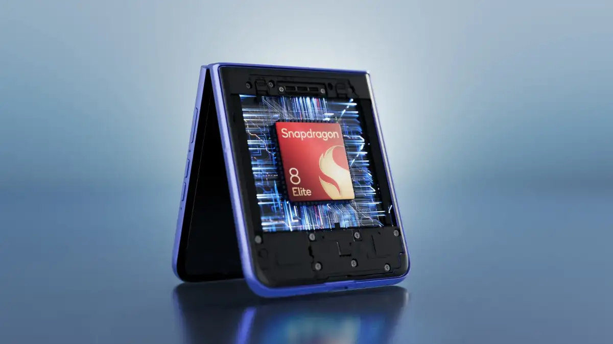 The Razr Ultra 2026 is everything a flip phone should be, but I’m not paying $1,500 for it - 4