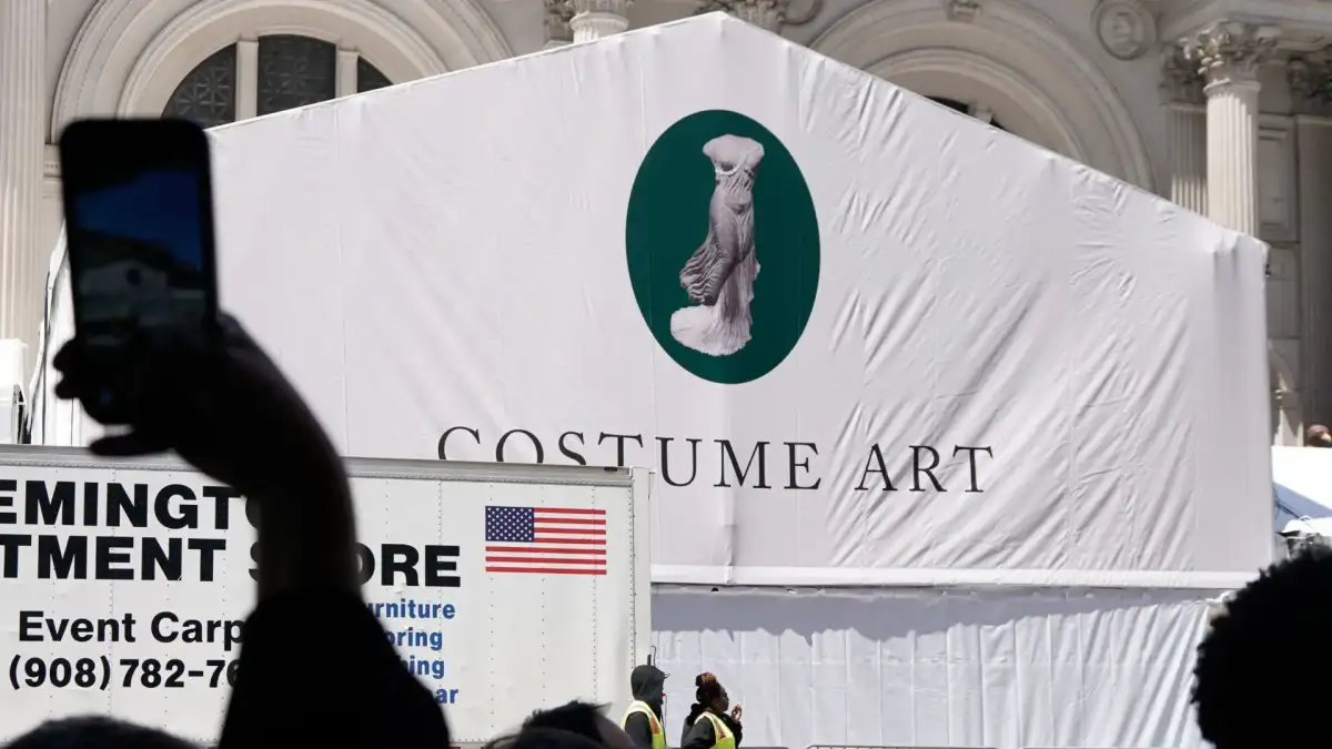 Met Gala 2026 live: Stars descend on red carpet as fashion's biggest night is engulfed by furious backlash - 4