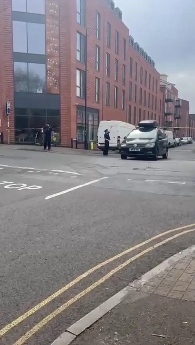 Bomb squad called to park as suspicious item found - 2