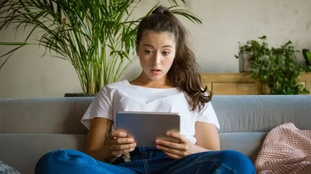 Workers aren't happy with their pay. But they're not looking to switch jobs, either. - 2