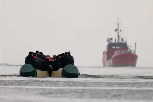 UK and France strike new £662m small boats deal - 1