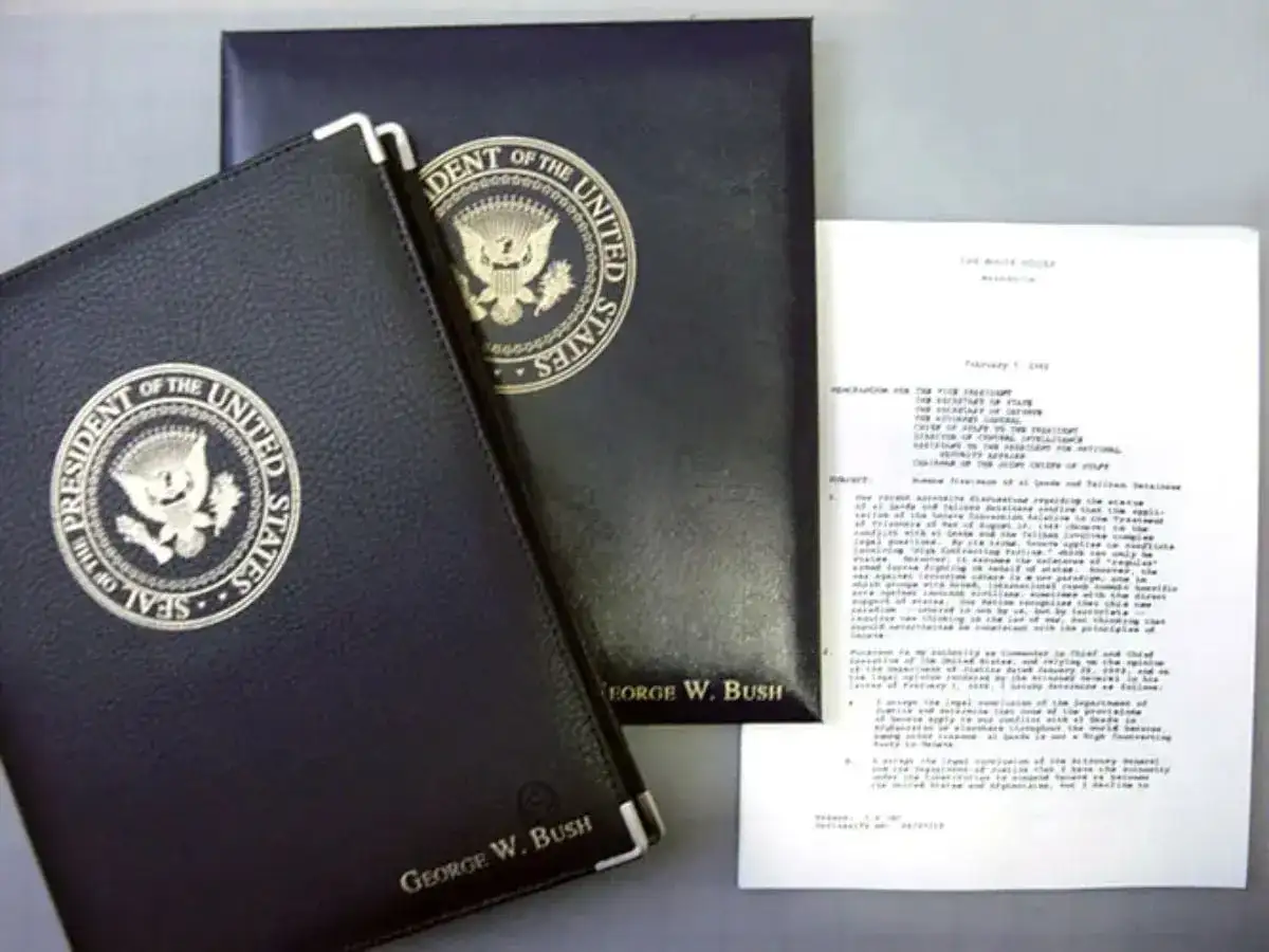 Trump's Viral Video Allegedly Snooping at Xi Jinping's Private Notebook Debunked: 'It Was His Own Folder' - 2