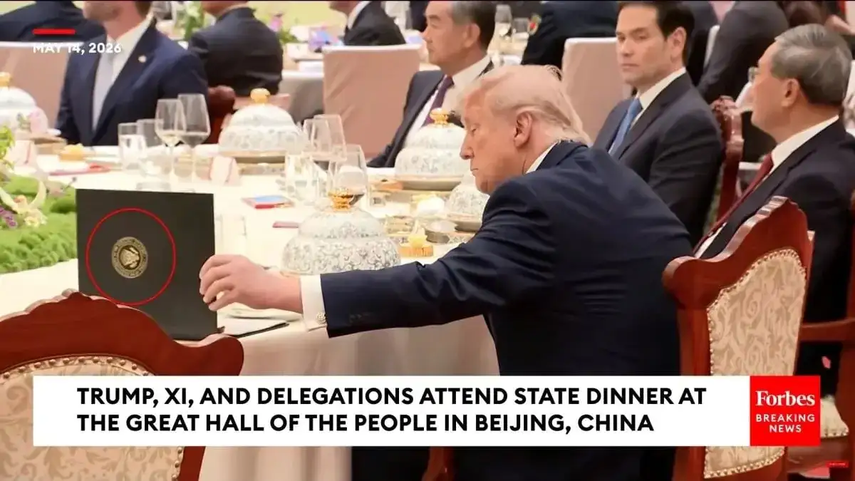 Trump's Viral Video Allegedly Snooping at Xi Jinping's Private Notebook Debunked: 'It Was His Own Folder' - 4