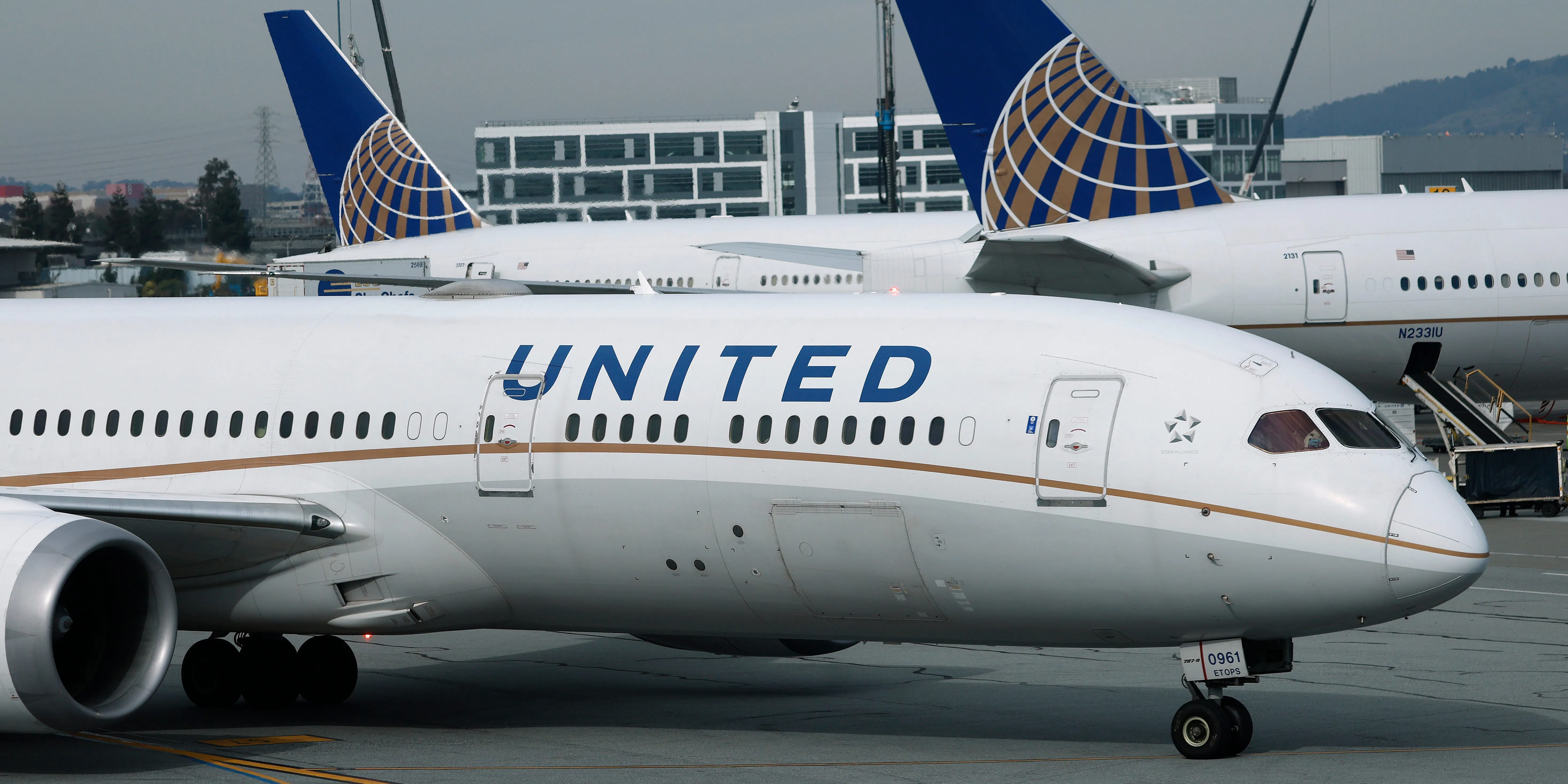 Airlines cancel hundreds of flights as jet fuel prices soar amid fears Europe has just 'six weeks' of supply left - 3