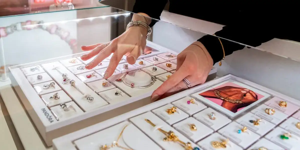 Pandora switching to platinum from  silver as prices surge - 4