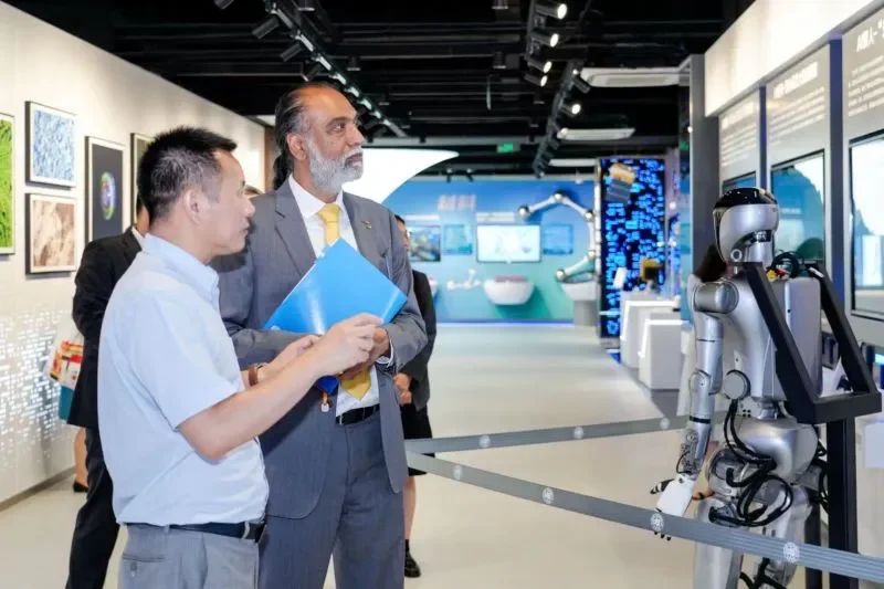 UN digital envoy warns AI influence is concentrated in a 'few zip codes,' calls for global action - 4