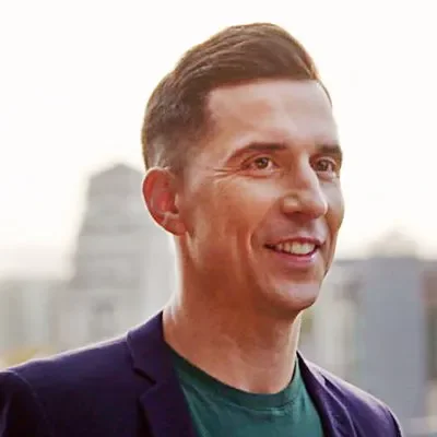 Russell Kane reveals the profound impact 'Right to Buy' had on his family while growing up in a council house and jokes 'I went to school thinking we were the Kardashians' - 3