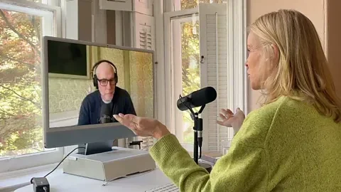 'I'm the lucky one' - more than one in three young men now live with their parents - 1