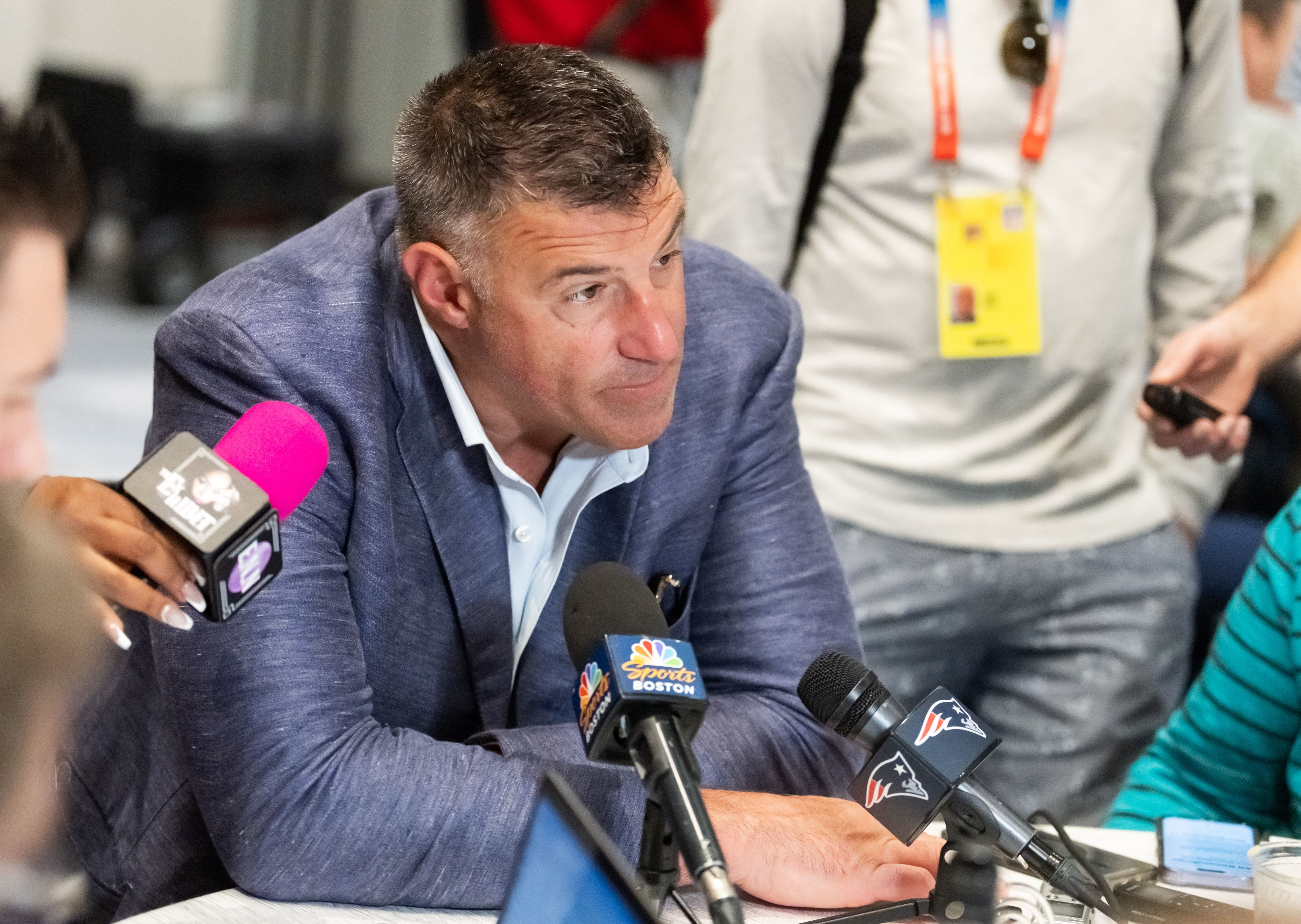 NFL insider Dianna Russini placed on leave by New York Times amid investigation into Mike Vrabel photos - 3