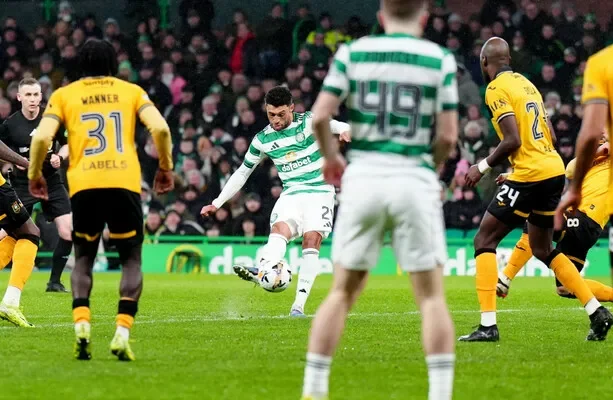 Return of the Ox! Alex Oxlade-Chamberlain scores injury-time winner for Celtic in his first game back from Turkish exile - 4