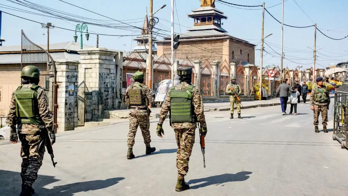 Army Foils Infiltration Bid on LoC, Kills Pakistani Terrorist - 1