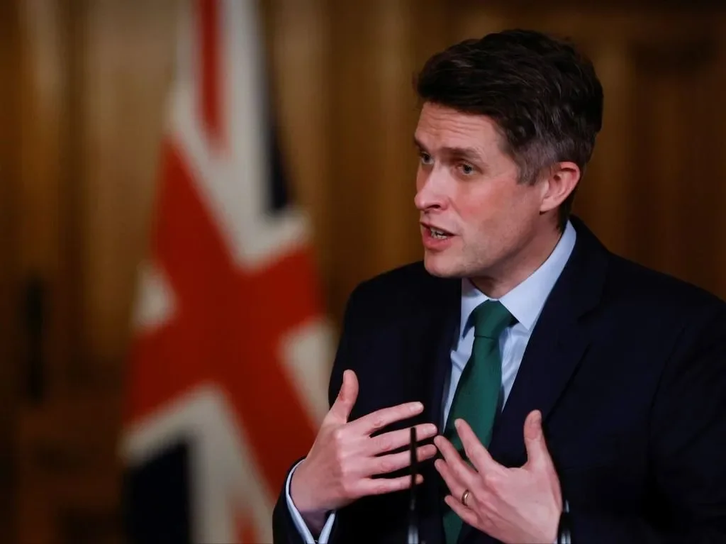 Tories would stop government funding for ‘dead-end’ university courses, citing ‘creative arts’ - UK politics live - 4