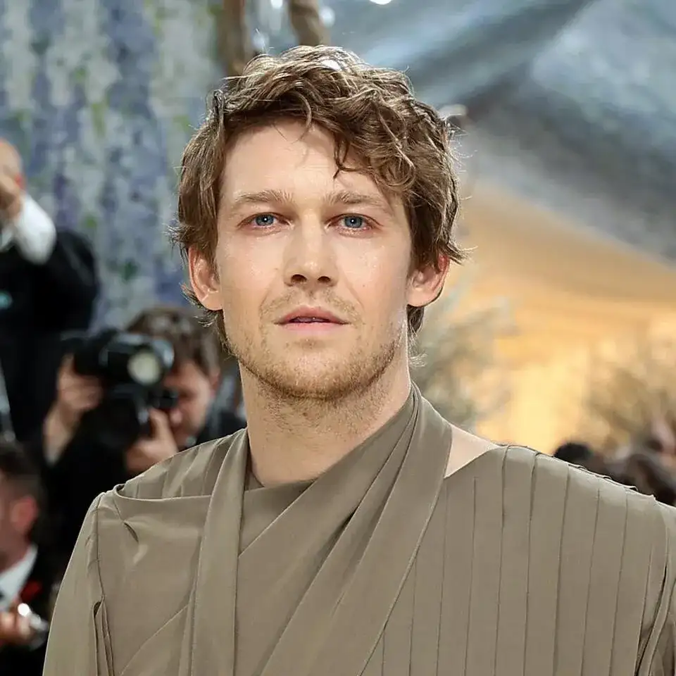 Joe Alwyn Met Gala 2026 Appearance Hijacked by Taylor Swift Fans: 'He Will Always Be an Ex' Go Viral Across Social Media - 1