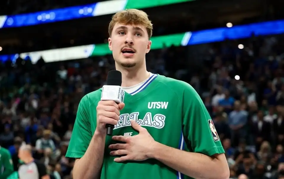 Flagg beats former roommate Knueppel to become second-youngest NBA rookie of the year - 2