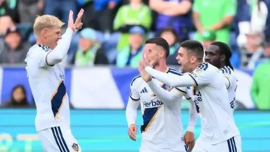LA Galaxy Shocks Seattle for 2-0 Away Win - 2