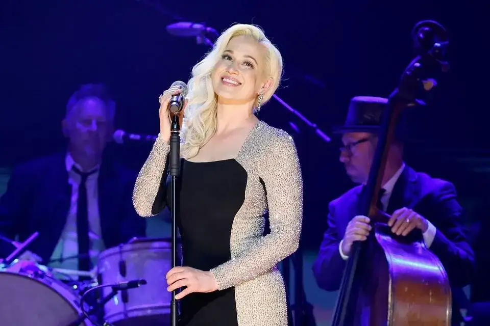 Kellie Pickler's Comeback Story: How Kyle Jacobs' Death Changed Her Life Before Her Emotional 'American Idol' Return - 1