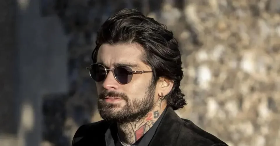 Zayn Malik fans are left devastated as One Direction star cancels special gig due to illness - 4