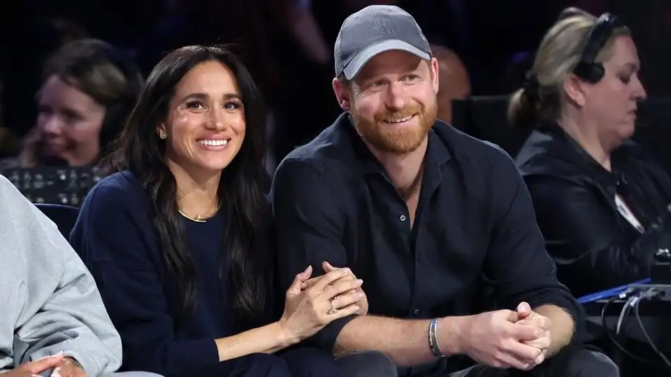 Prince Harry 'Flirt' Messages Row: How Resurfaced Texts Could Allegedly 'Wreck' Marriage to Meghan Markle - 3