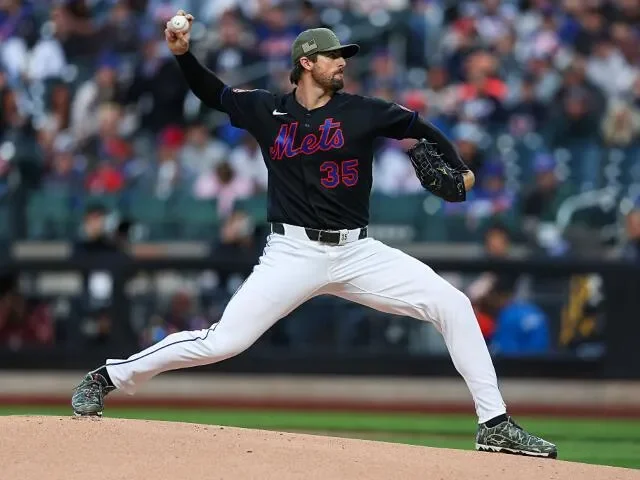 WATCH: 111 MPH Baseball Breaks New York Mets Pitcher Clay Holmes' Leg - 3
