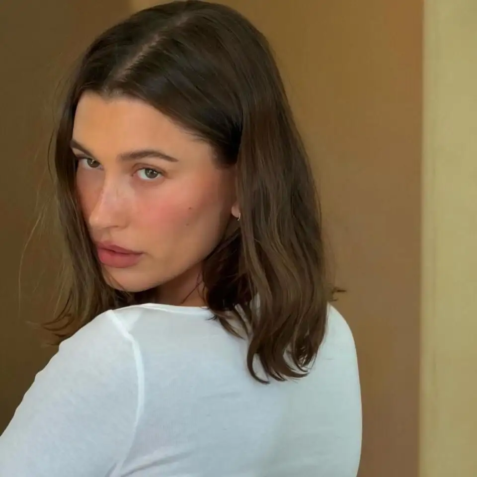 What is VBE? Inside Hailey Bieber's Controversial Product That Claims Redness Is 'Intentional' - 3