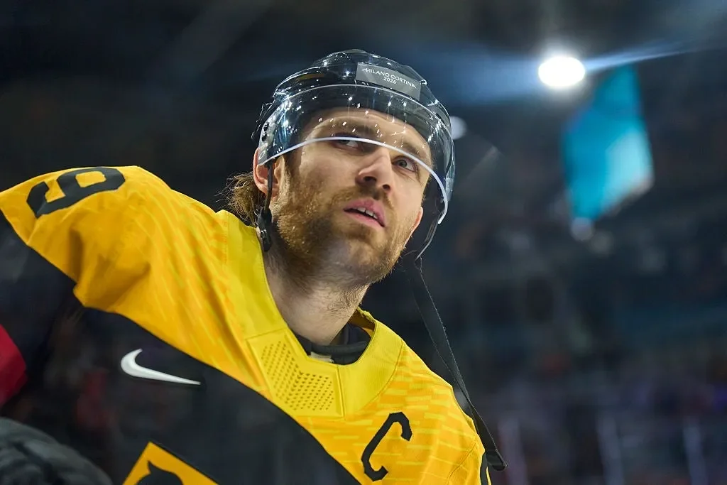 21 Ridiculously Hot Olympic Hockey Players Who Are Literally Getting Me Through Life Until The Next "Heated Rivalry" Season Drops - 1