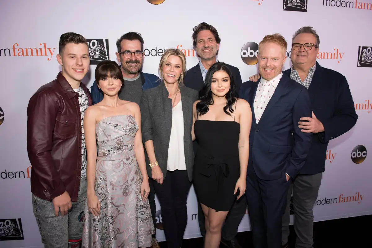 “Modern Family” Star Ariel Winter Just Revealed That She Is Now Roommates With Her On-Screen Brother Nolan Gould — And Fans Are Emotional - 4