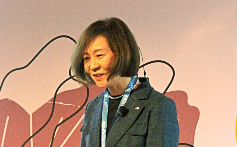 Salt tells England to stick 'chest out' as pressure mounts - 1