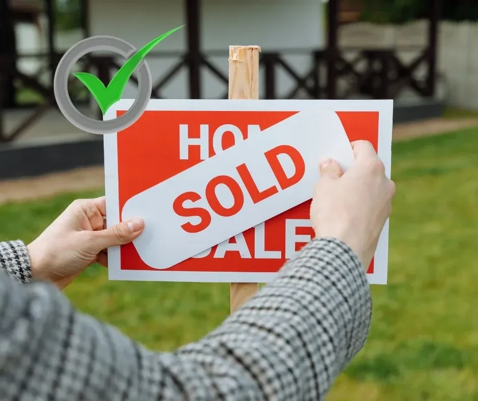 Daylight Fireball Meteor Seen Across Five States as 30,000 MPH Object Streaks Over East Coast - 3