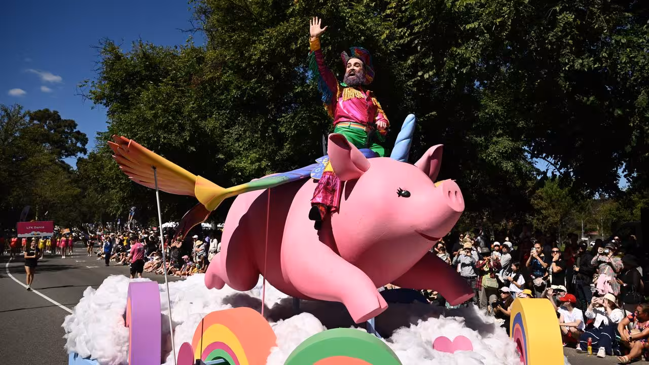 Colour and controversy as Moomba Parade marches through Melbourne - 1
