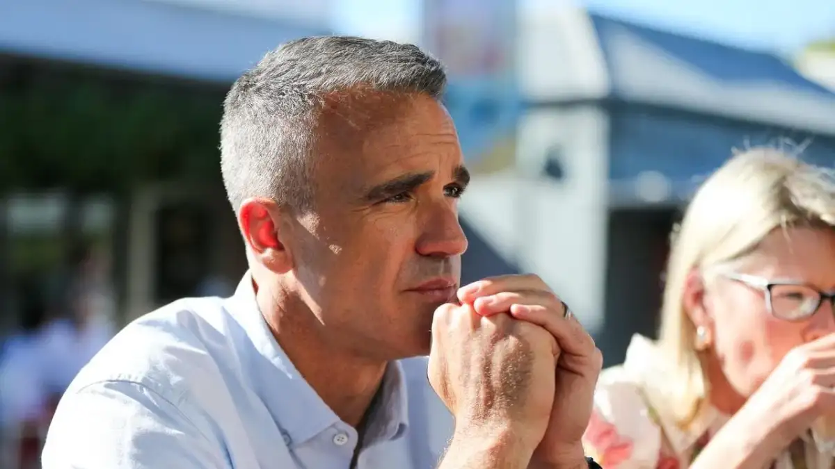 South Australian premier holds on to seat - 2