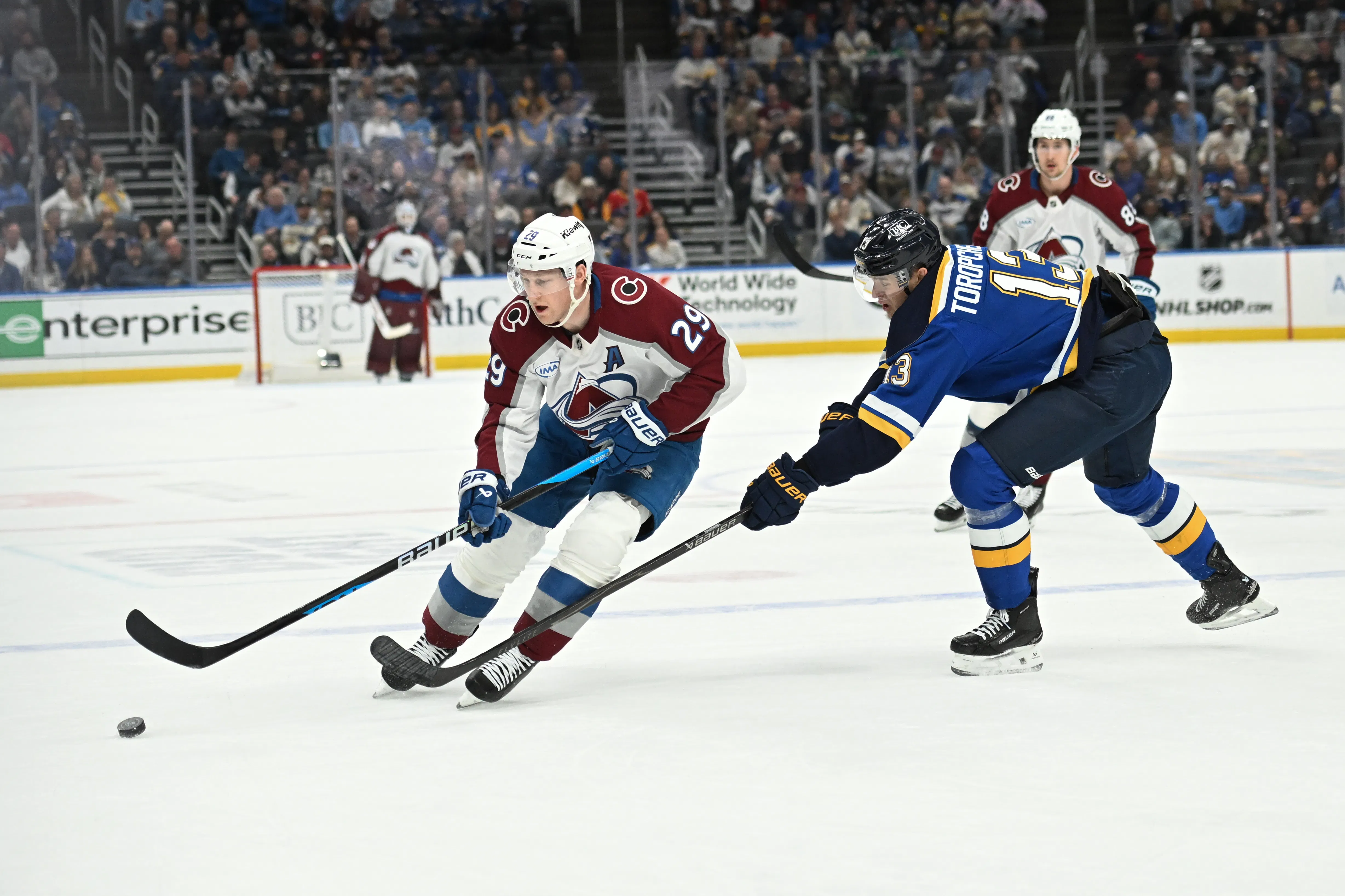 Avalanche clinch Central, secure West's top seed - 4