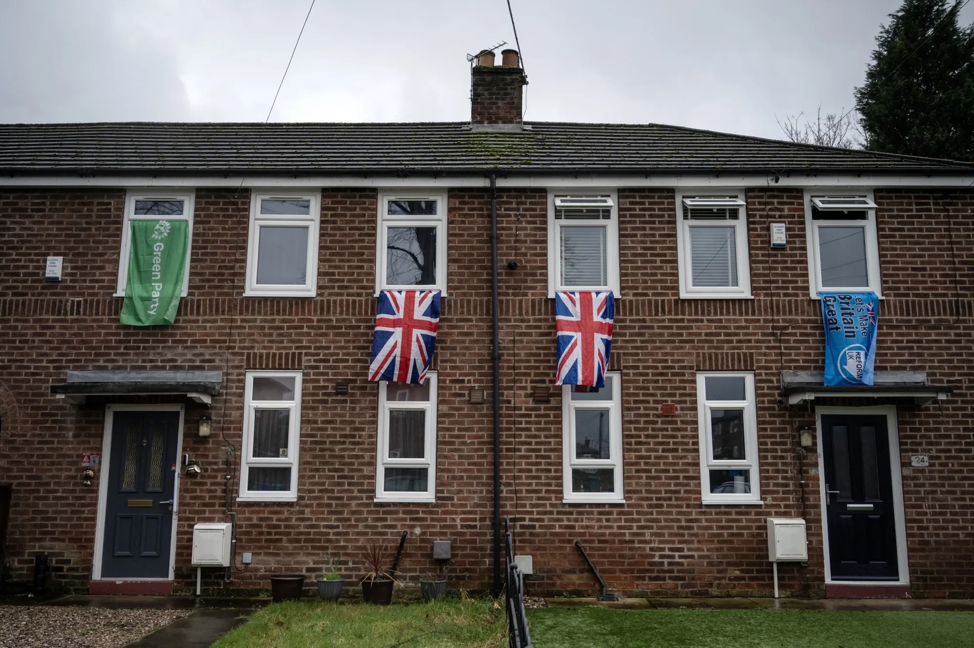 Labour face tough fight in Gorton and Denton by-election - 4