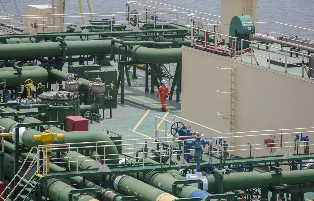 Exclusive: <b>Pakistan's</b> domestic power sources cushion LNG supply risk, minister says - 1