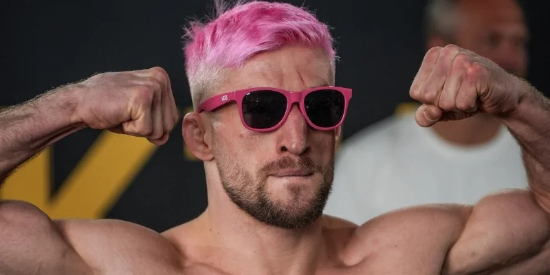 Video: Kaik Brito spins twice to score dizzying knockout, OKTAGON gold - 1