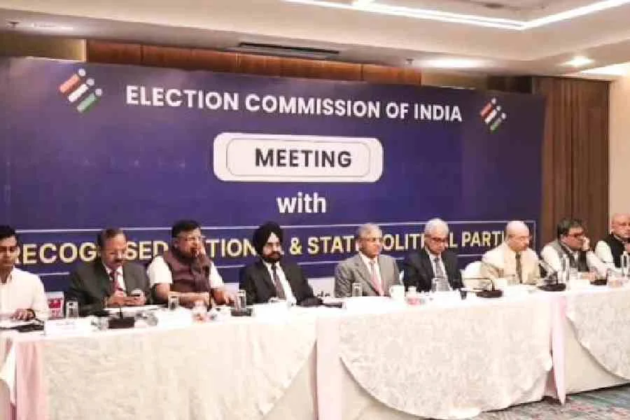 Law and order lapses during Bengal polls will not be tolerated: CEC - 3