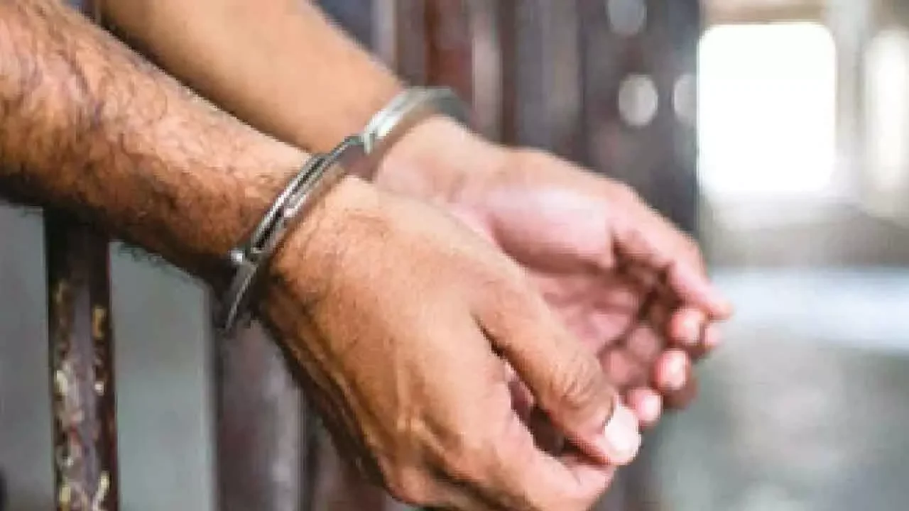 Man arrested in Afzalgunj for stealing three bikes - 1