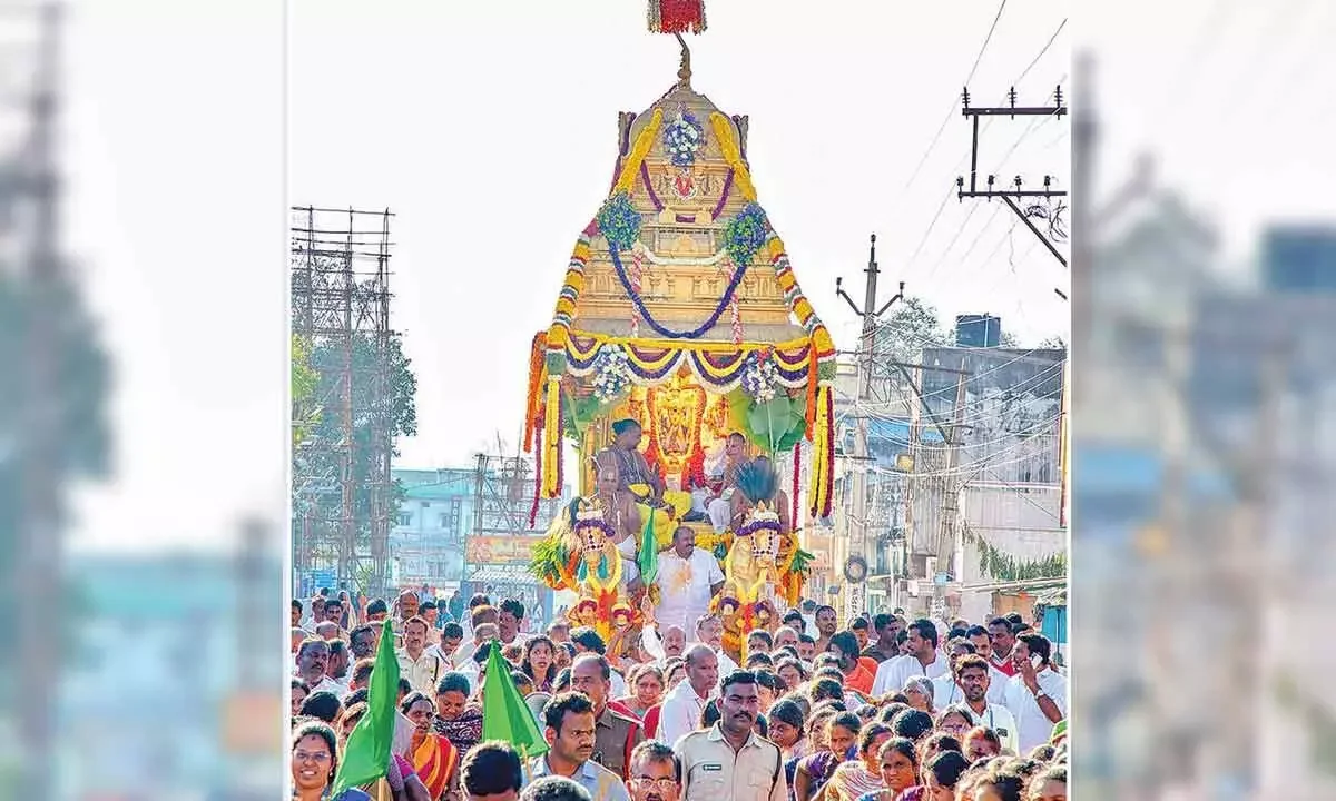 ‘Rathotsavam’ draws crowds to Srinivasa Mangapuram - 1