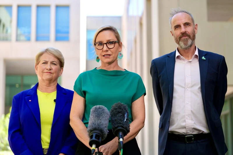 Australia politics live: Clive Palmer says Bannon ‘lied’ by purportedly claiming to be behind his 2019 ad campaign; question time under way - 1