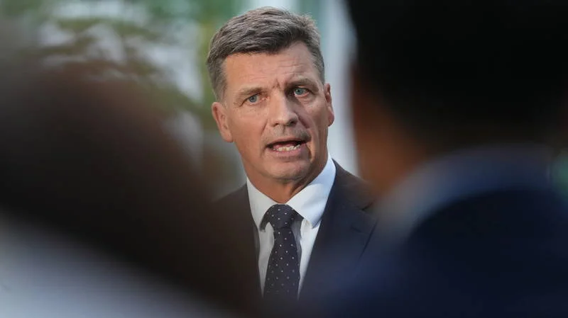 Australia politics live: Michaelia Cash resigns from Liberal frontbench after seven others quit; Labor targets Angus Taylor during question time - 1