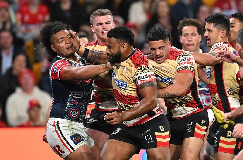 LIVE NRL: Dolphins star sin-binned as DWZ double extends Warriors lead in thriller - 1