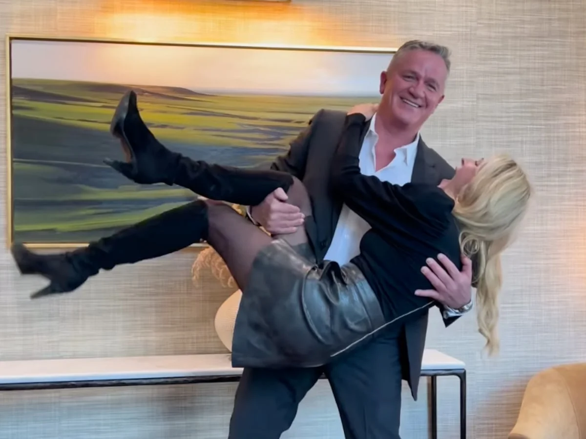 Golden Bachelorette’s Joan Vassos & Chock Chapple Give Wedding Update - 2