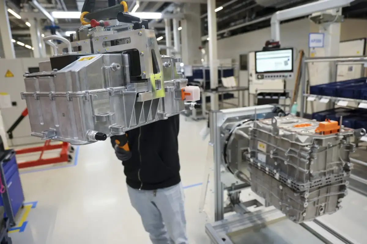 Iran War Severely Aggravates Pakistan's Fragile Economy | World Business Watch 2026 - 1