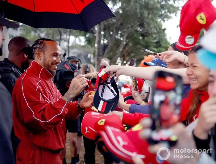 Disaster strikes as Piastri out of home grand prix after spinning out in warm-up - 4