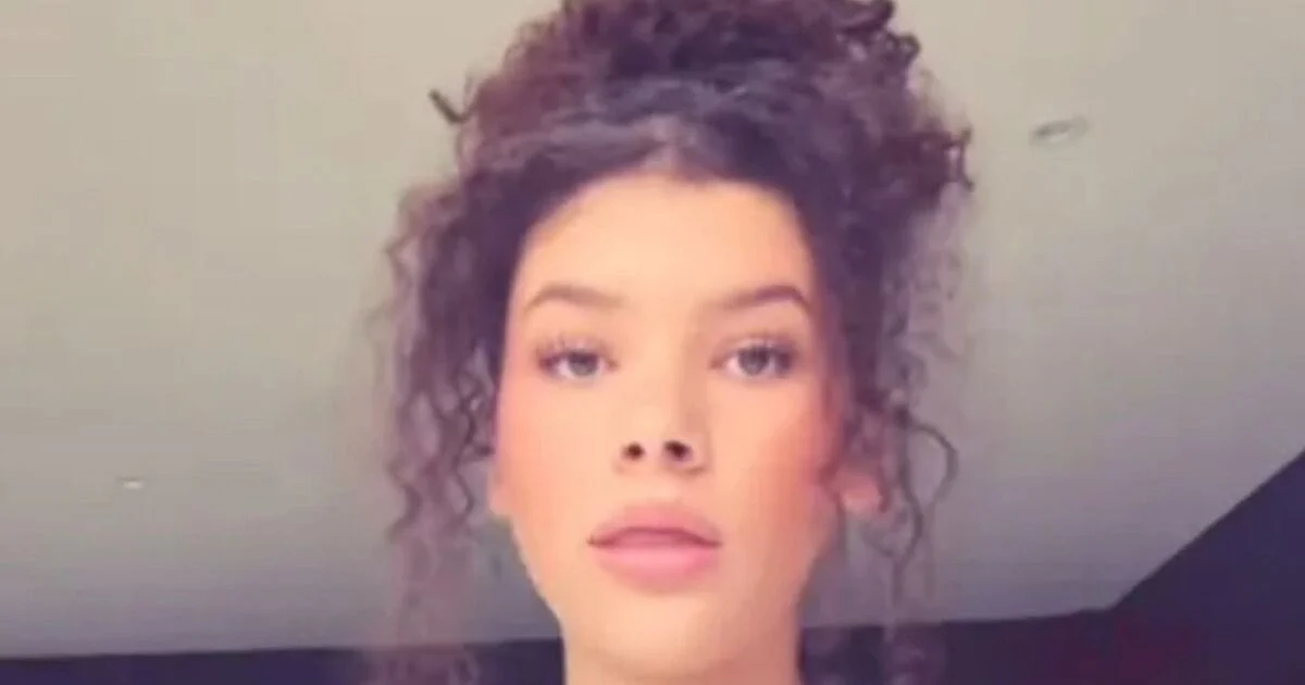 Boyzone star Shane Lynch's daughter Billie Rae complains about working a minimum-wage job while her father sells out shows on the band's farewell tour - 3