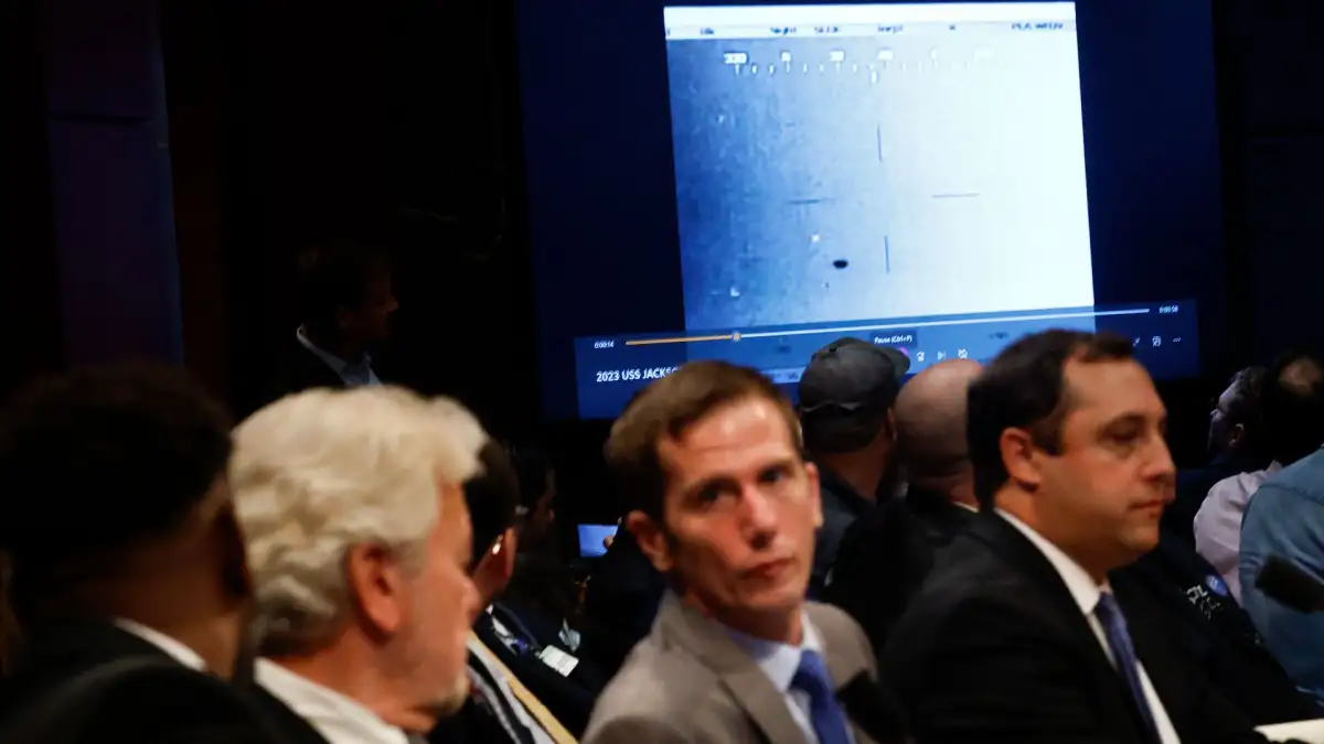 UFO Row Erupts As US Congressman Claims Intel Insider Warned He Could Be Killed For Probing Alien Secrets - 4