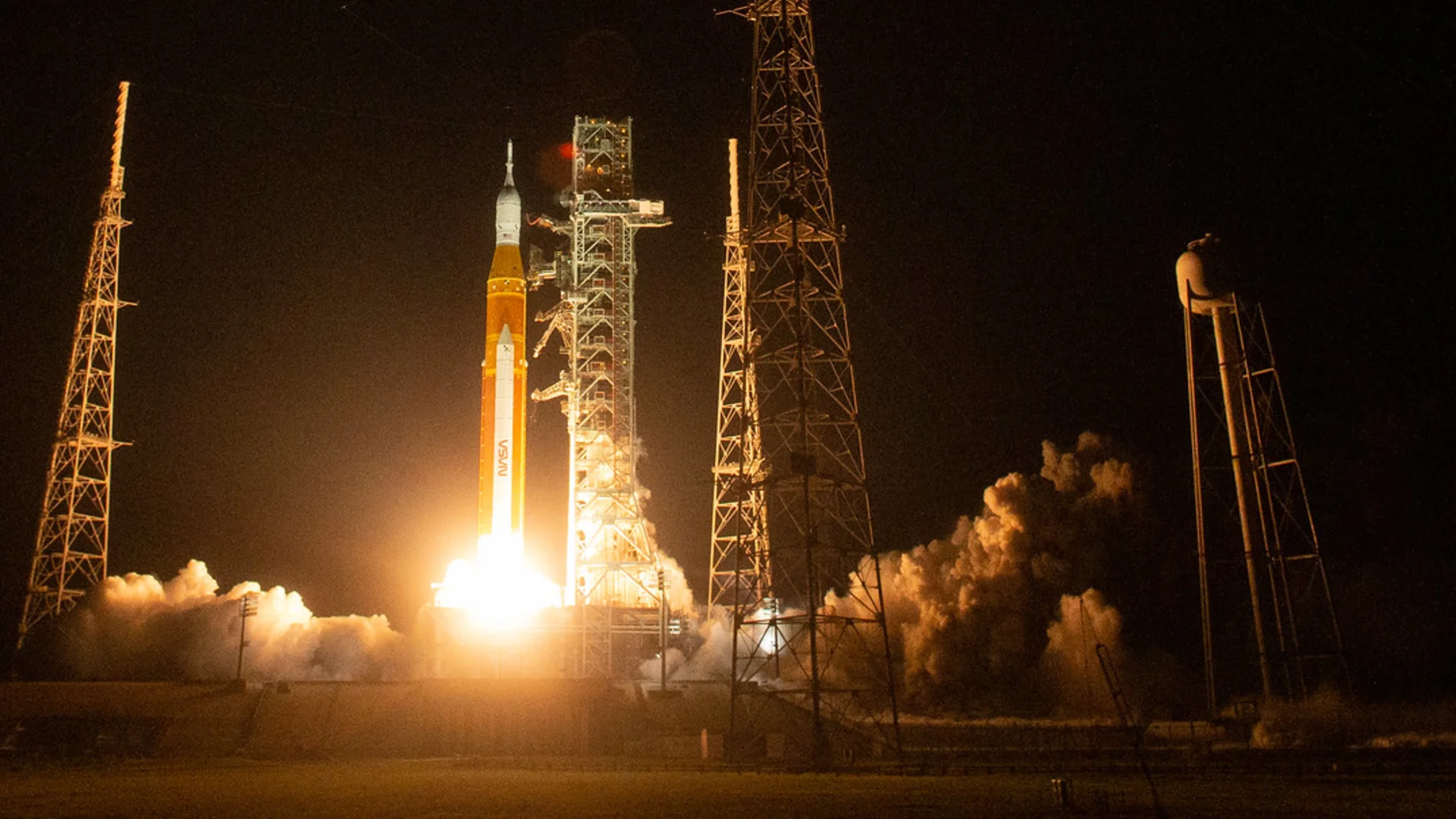 Mars Organics Can’t Be Fully Explained by Geological Processes Alone, NASA Study Says - 1