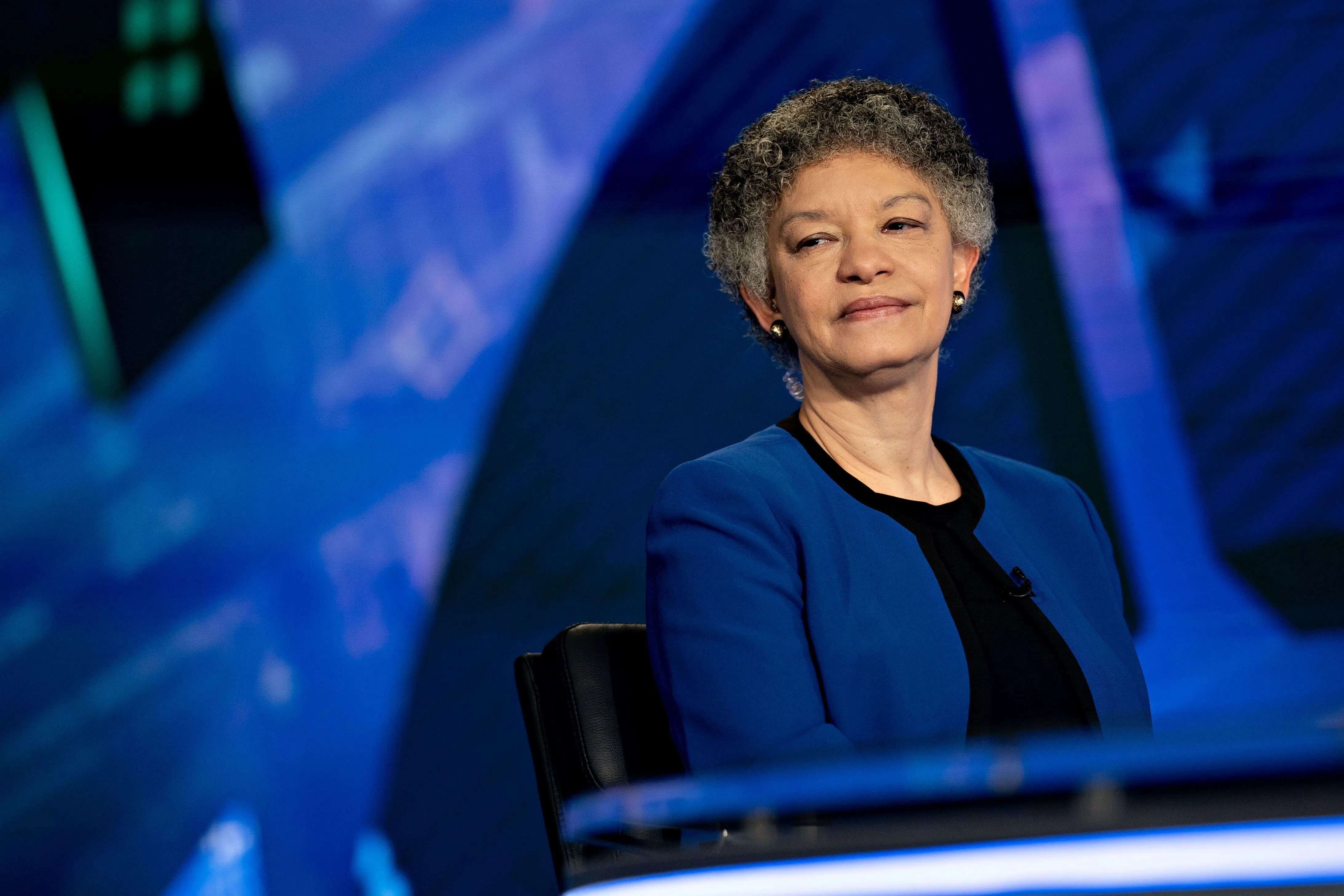 Fed’s Collins sees no urgency for rate cuts amid inflation - 1