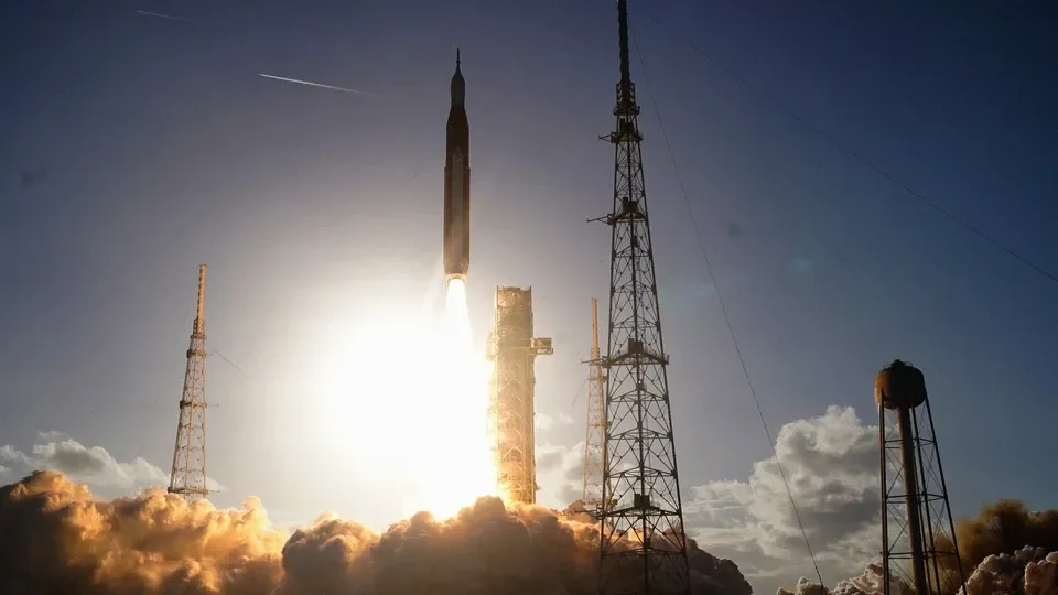 The Awe of a Moon Launch in an Age of Trump, Turmoil and Tribal Divisions - 1