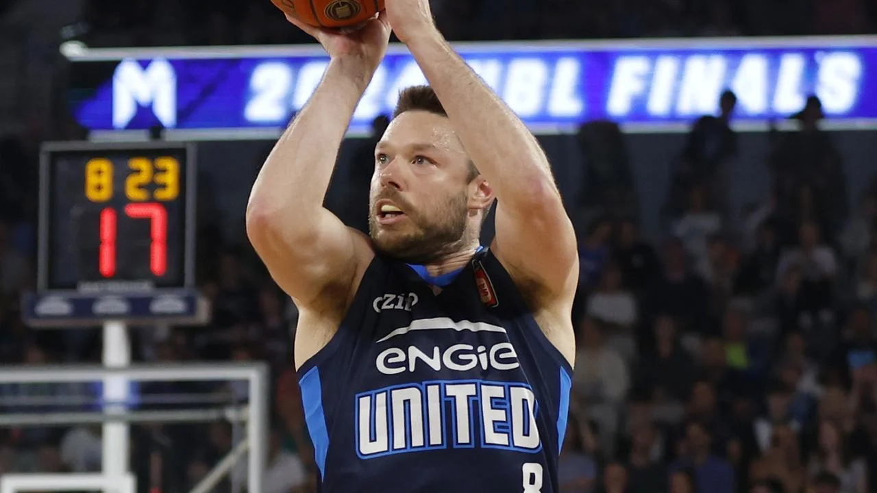United get up off the canvas for crucial, finals-shaping upset as NBL top two locked in - 1